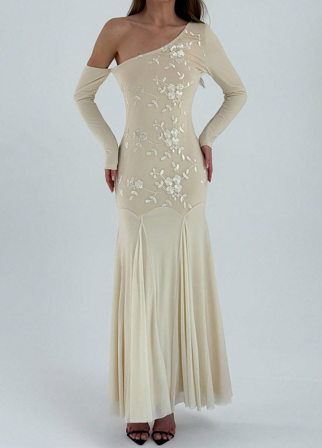 Кремовое вечернее платье SHEIN однотонное