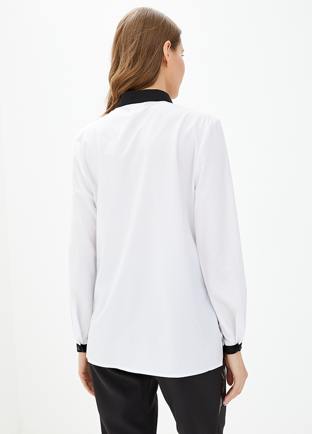 Біла демісезонна блуза Luzana