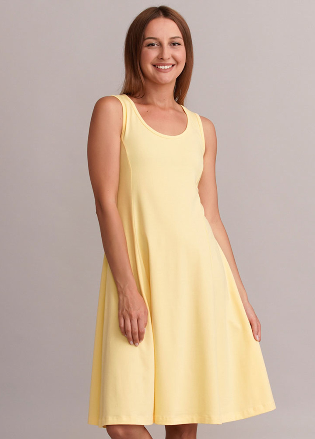 Желтое кэжуал платье клеш Promin. однотонное