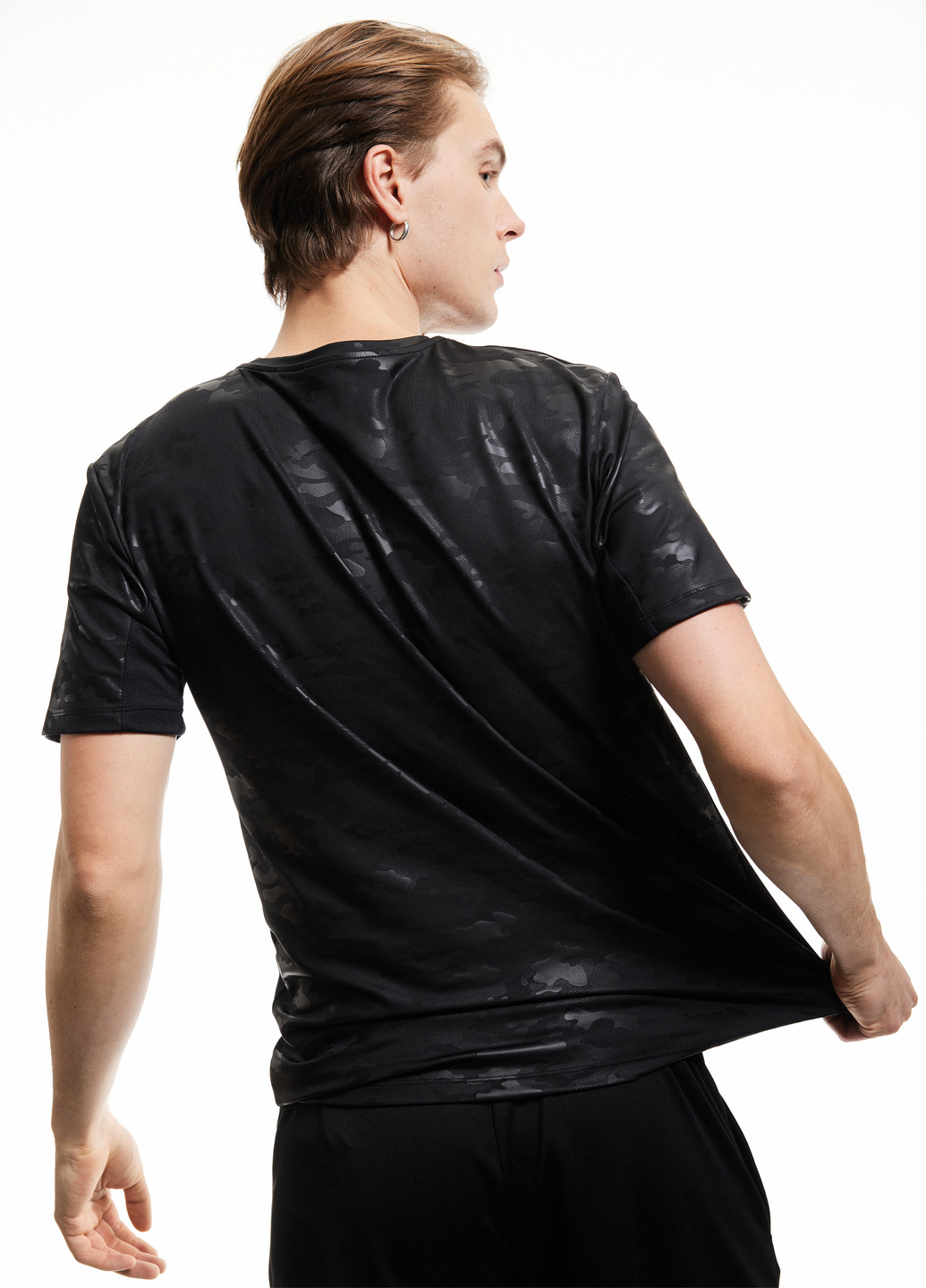 Чорна футболка KOTON