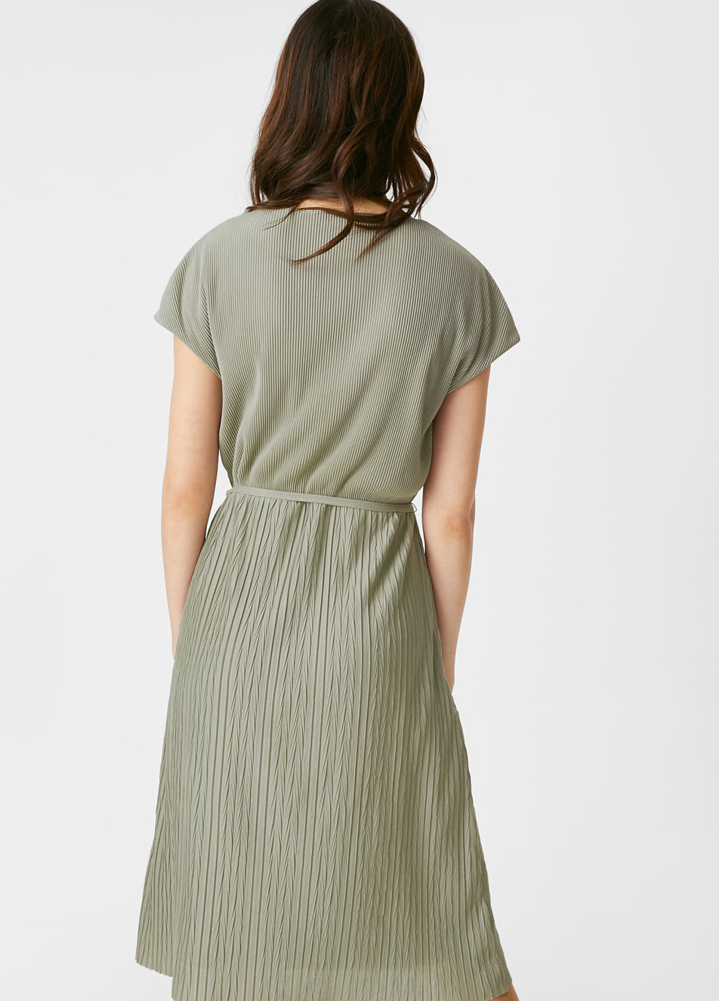 Серо-зеленое кэжуал платье плиссированное C&A однотонное
