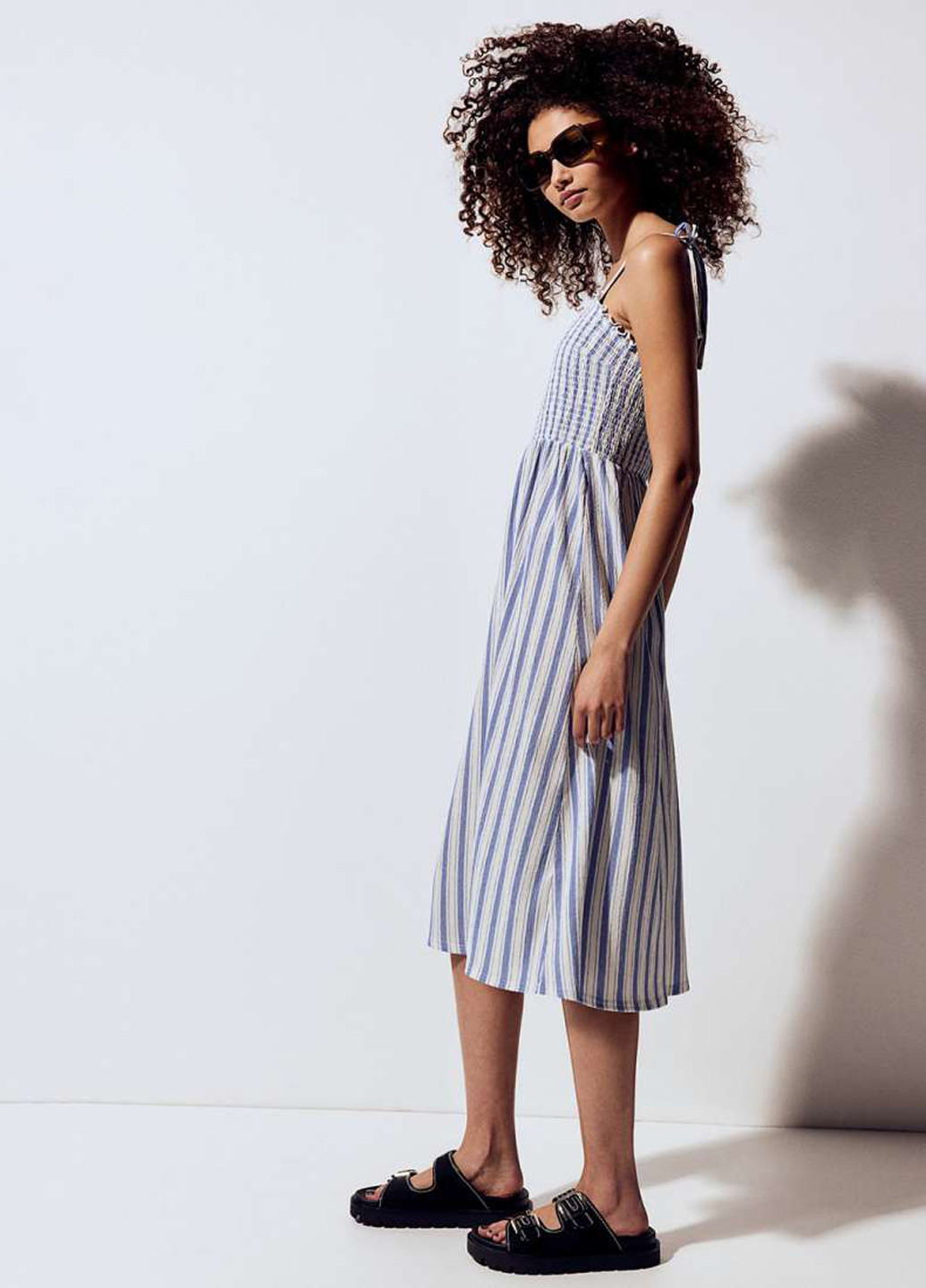 Блакитна кежуал сукня кльош H&M в смужку