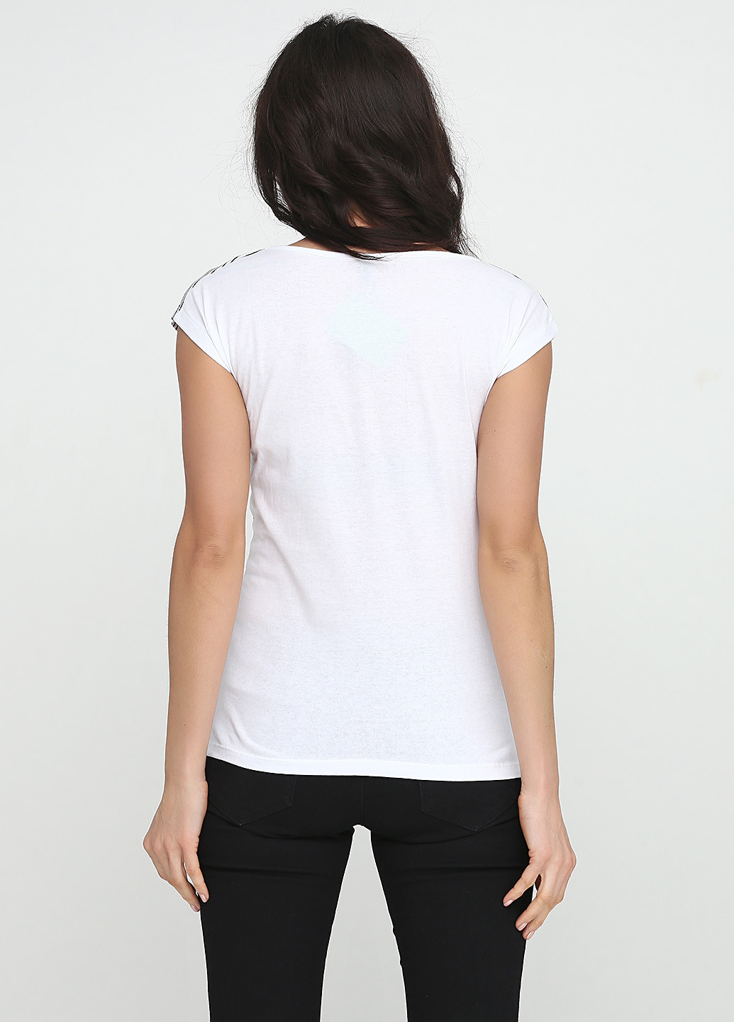 Чорно-біла літня футболка Spora