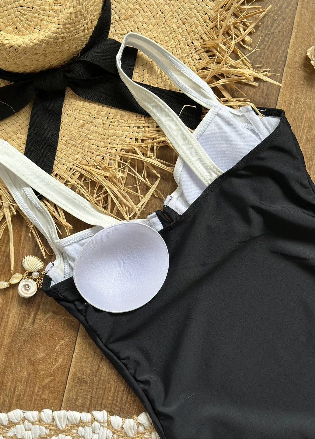 Чорний літній цільний купальник жіночий суцільний NOVA VEGA