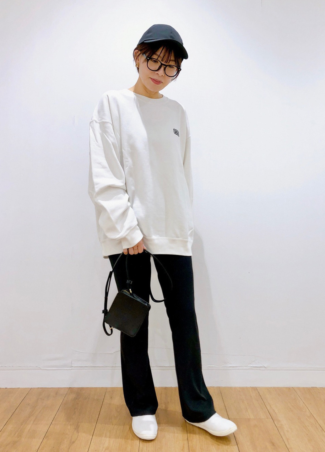 Білий світшот Uniqlo малюнок вишивка (327231653)