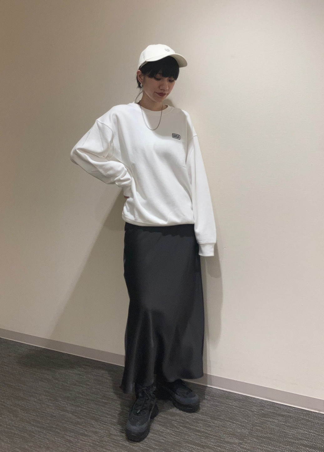 Білий світшот Uniqlo малюнок вишивка (327231653)