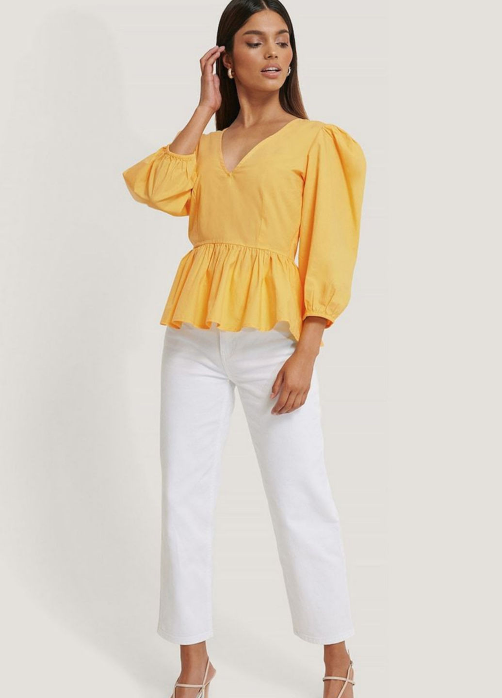 Желтая демисезонная блуза с баской NA-KD