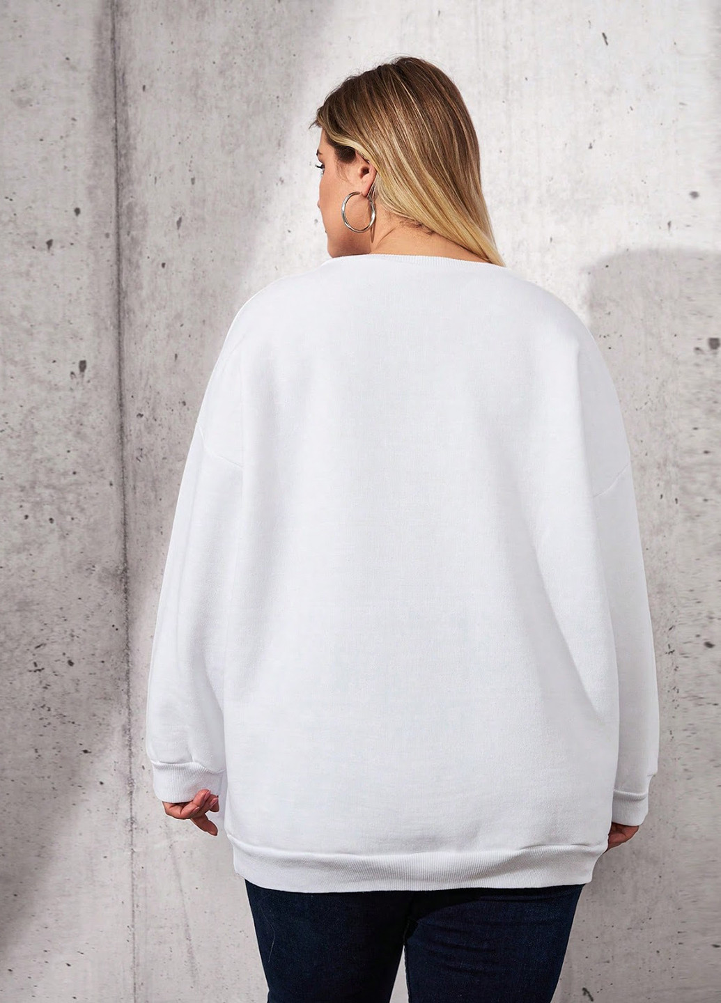 Белый свитшот SHEIN однотонный вышивка (327884473)