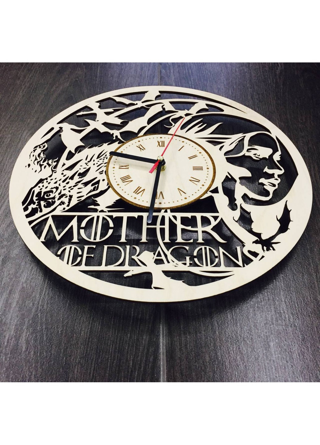 Оригинальные настенные часы «Mother of Dragons» 7Arts (253566937)