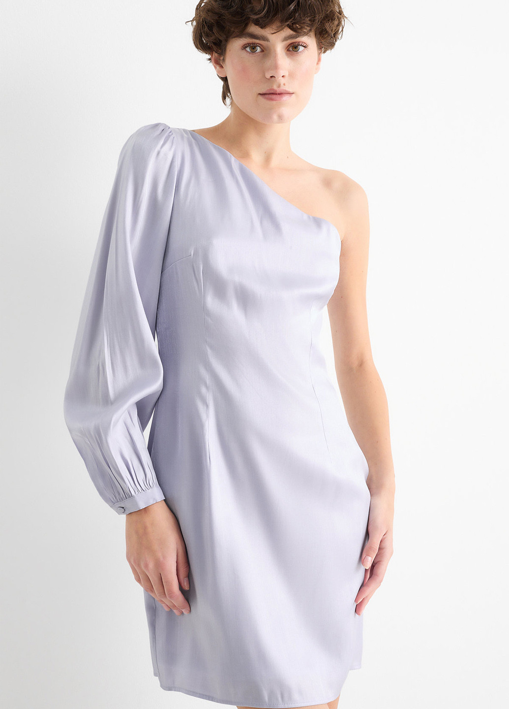 Сиреневое праздничный, коктейльное платье на одно плечо C&A однотонное