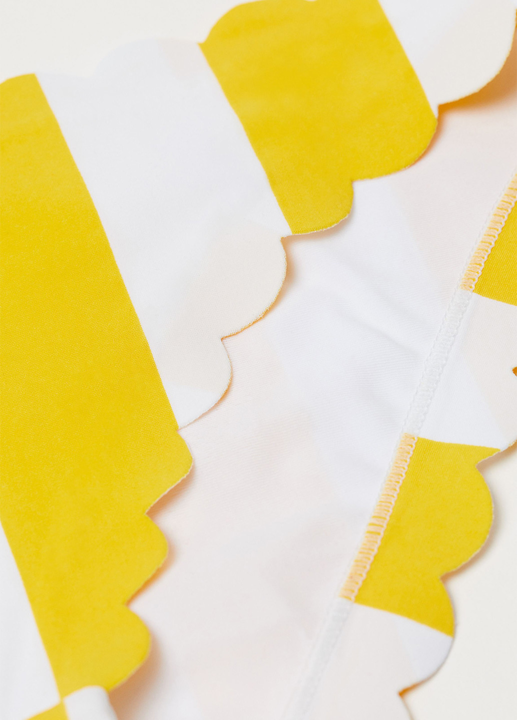 Желтые купальные трусики-плавки в полоску H&M