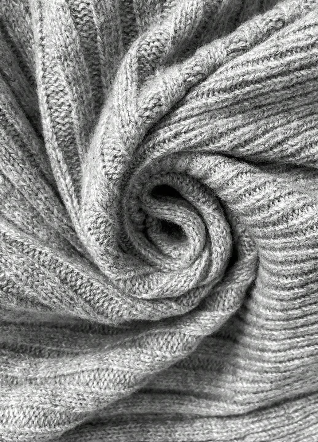 Серый демисезонный свитер SHEIN