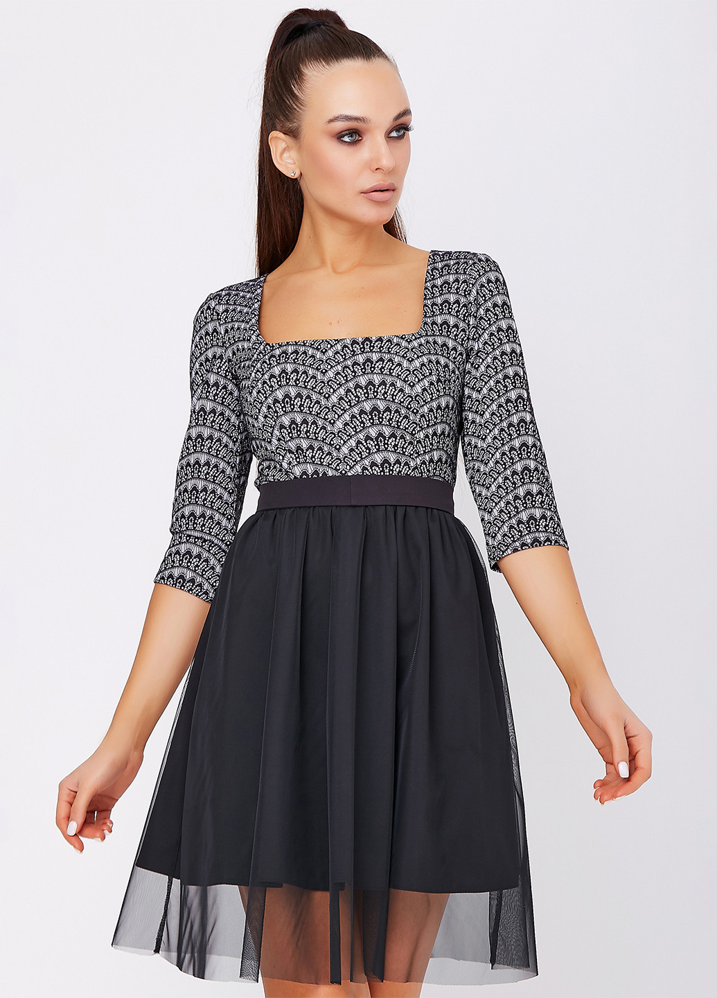 Темно-серое коктейльное платье клеш ST-Seventeen с геометрическим узором