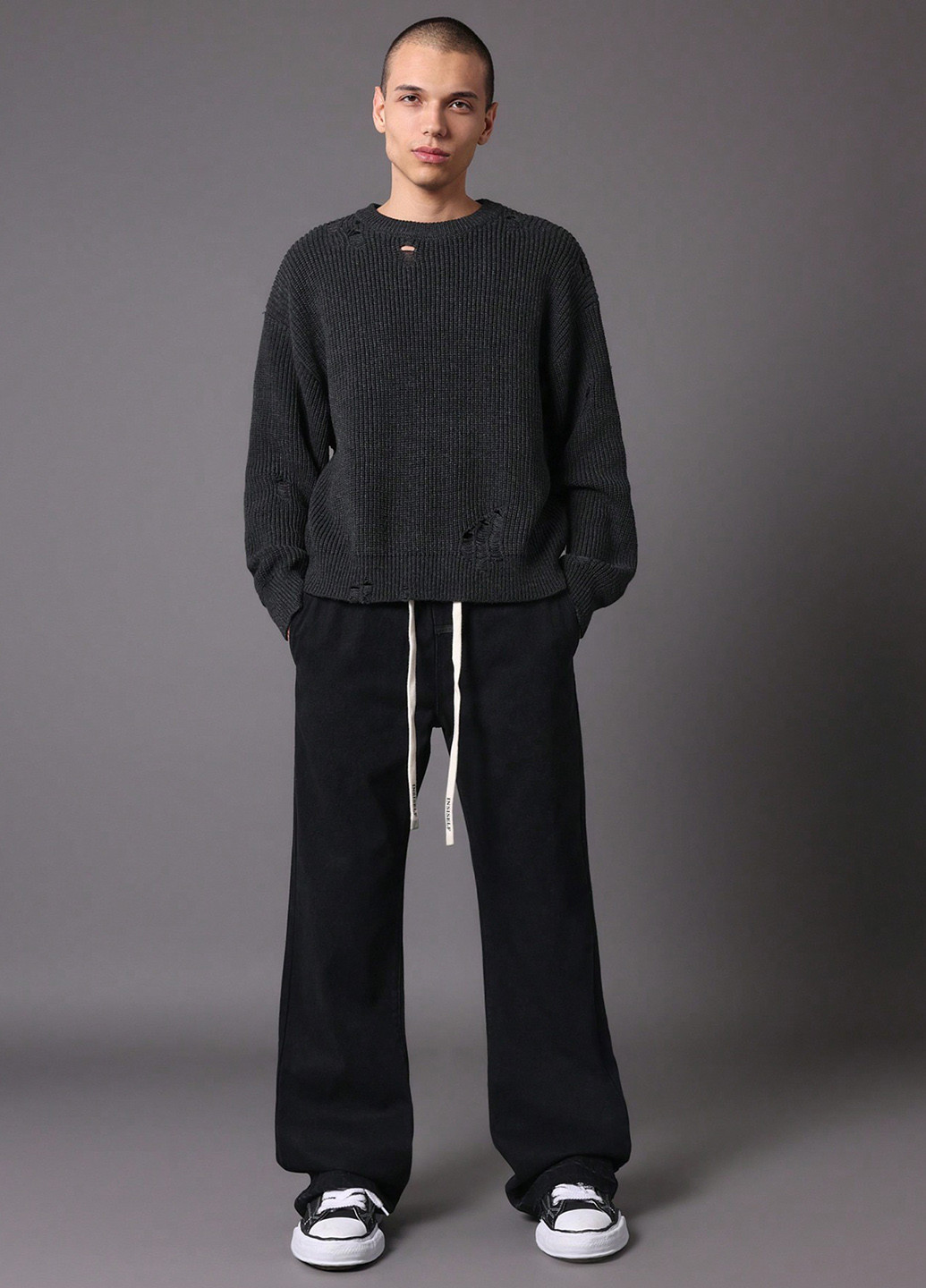 Черные демисезонные клеш джинсы SHEIN