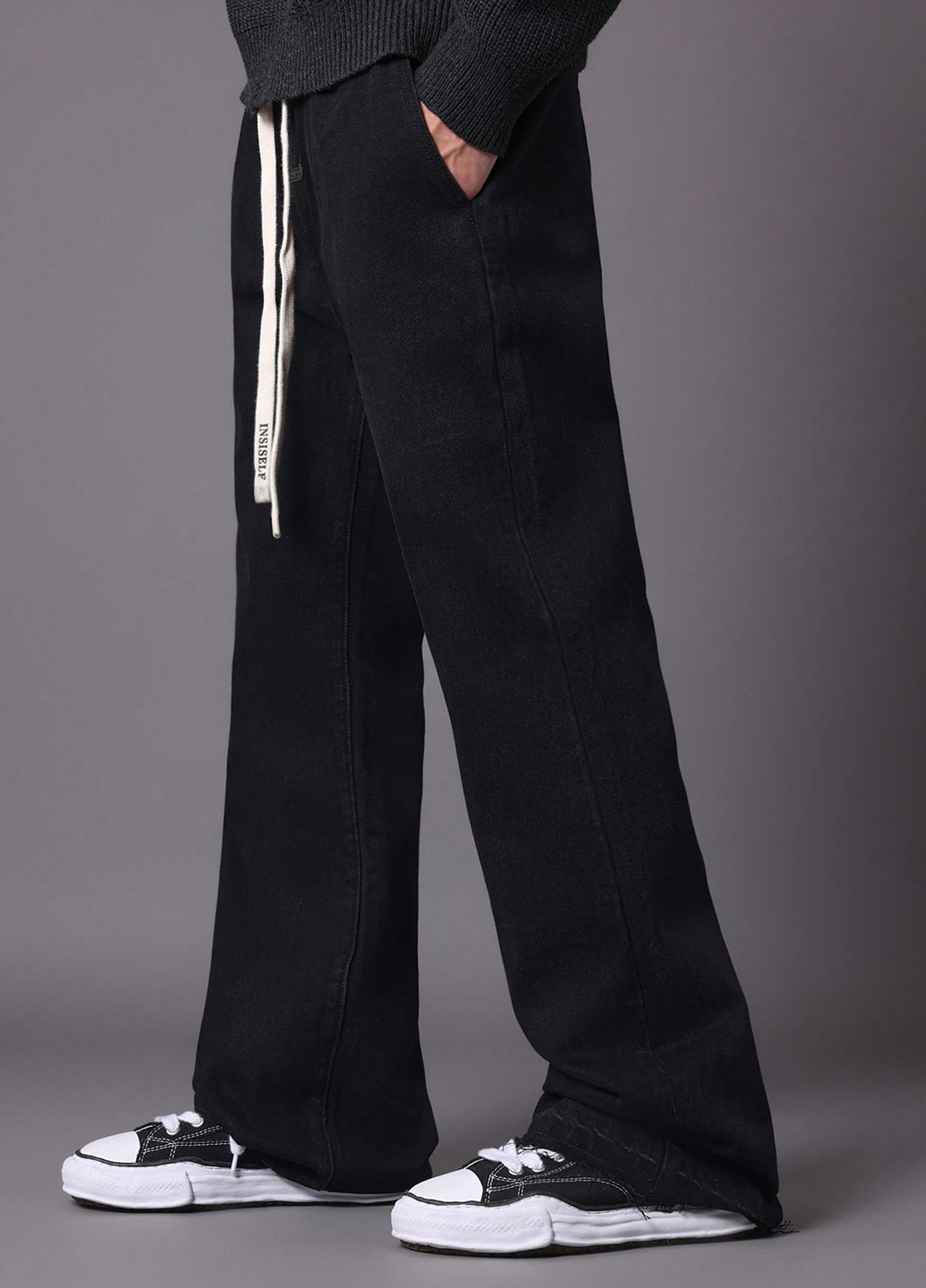 Черные демисезонные клеш джинсы SHEIN