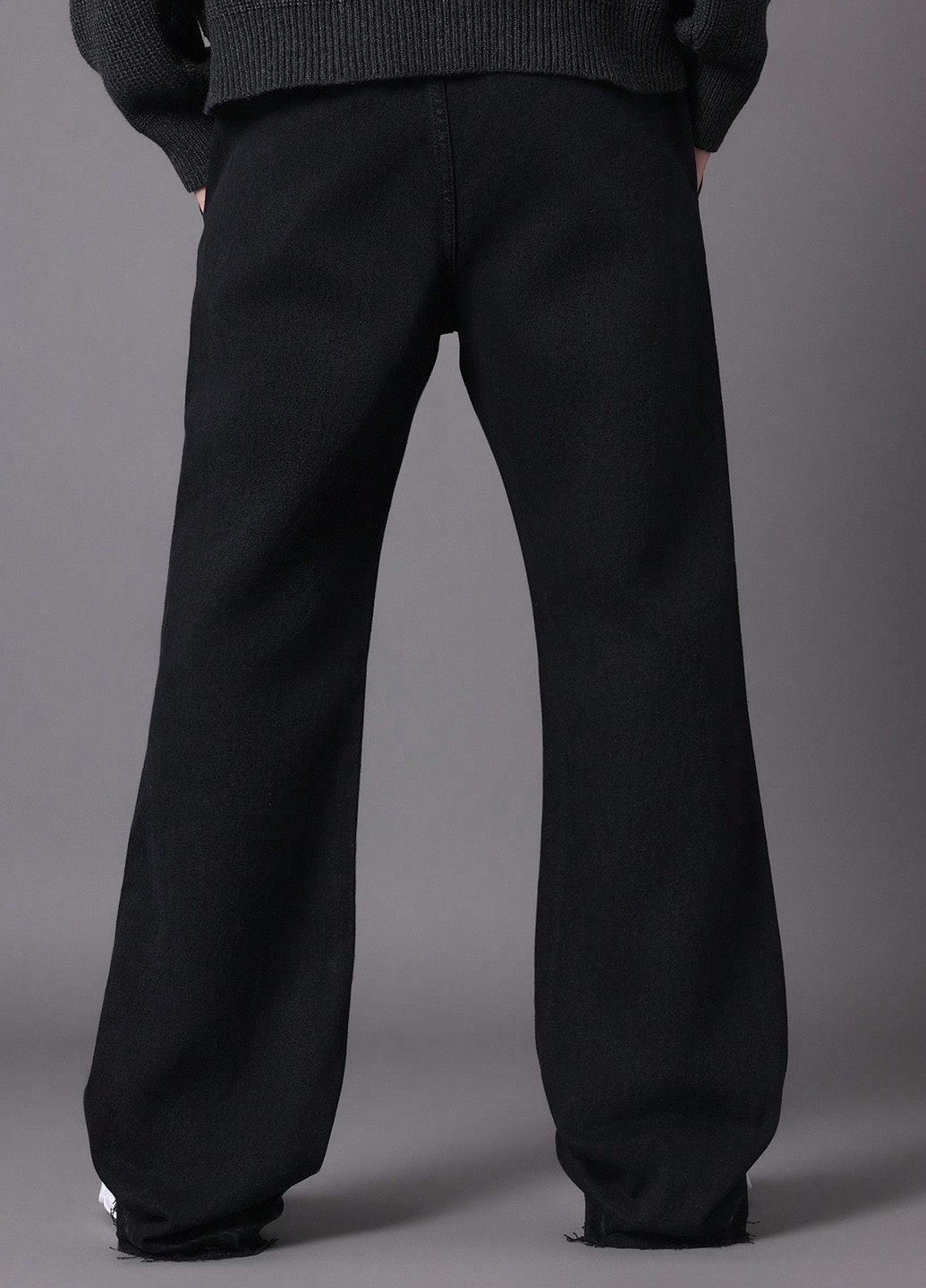 Черные демисезонные клеш джинсы SHEIN