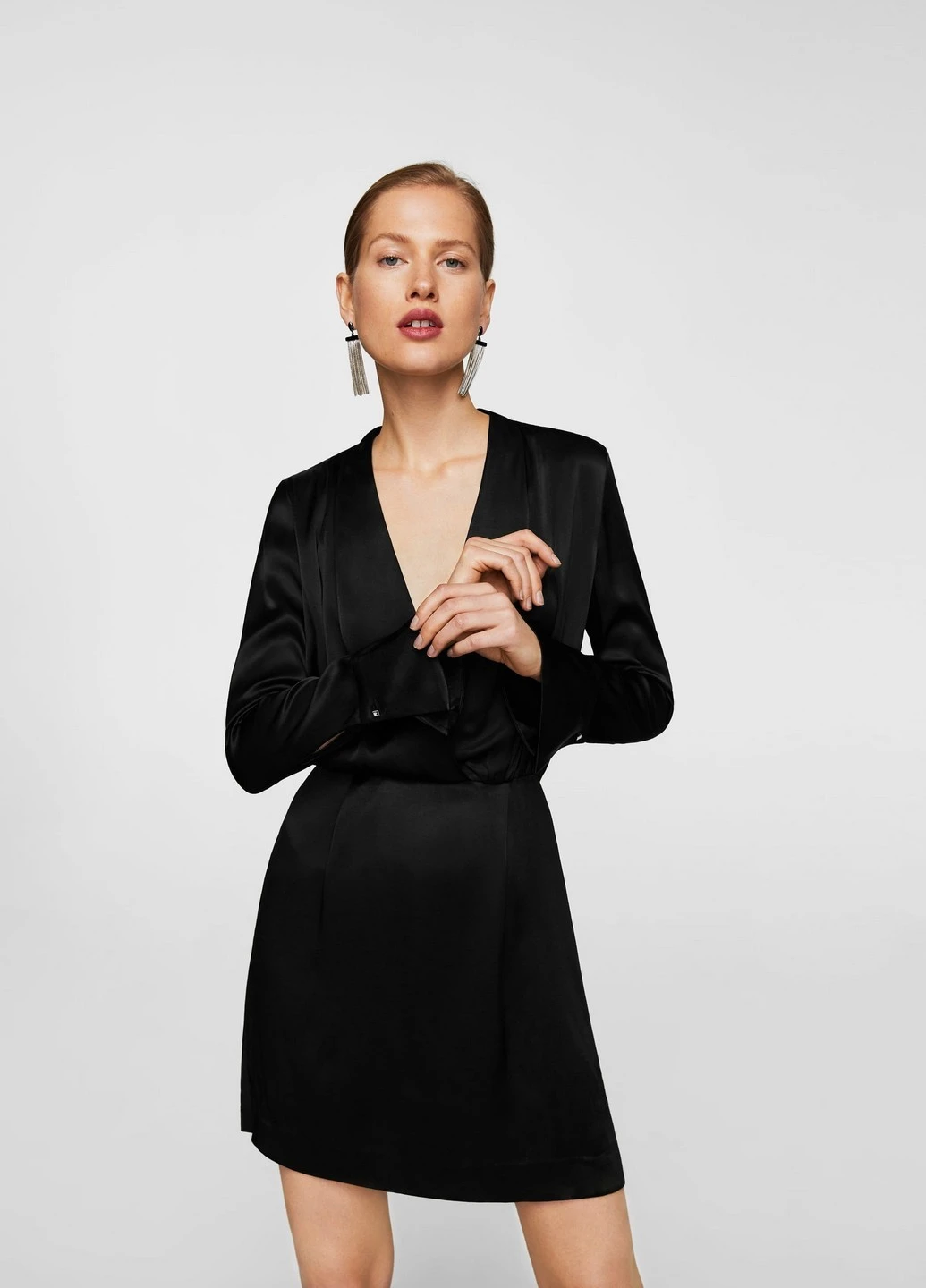 Черное деловое платье Mango однотонное