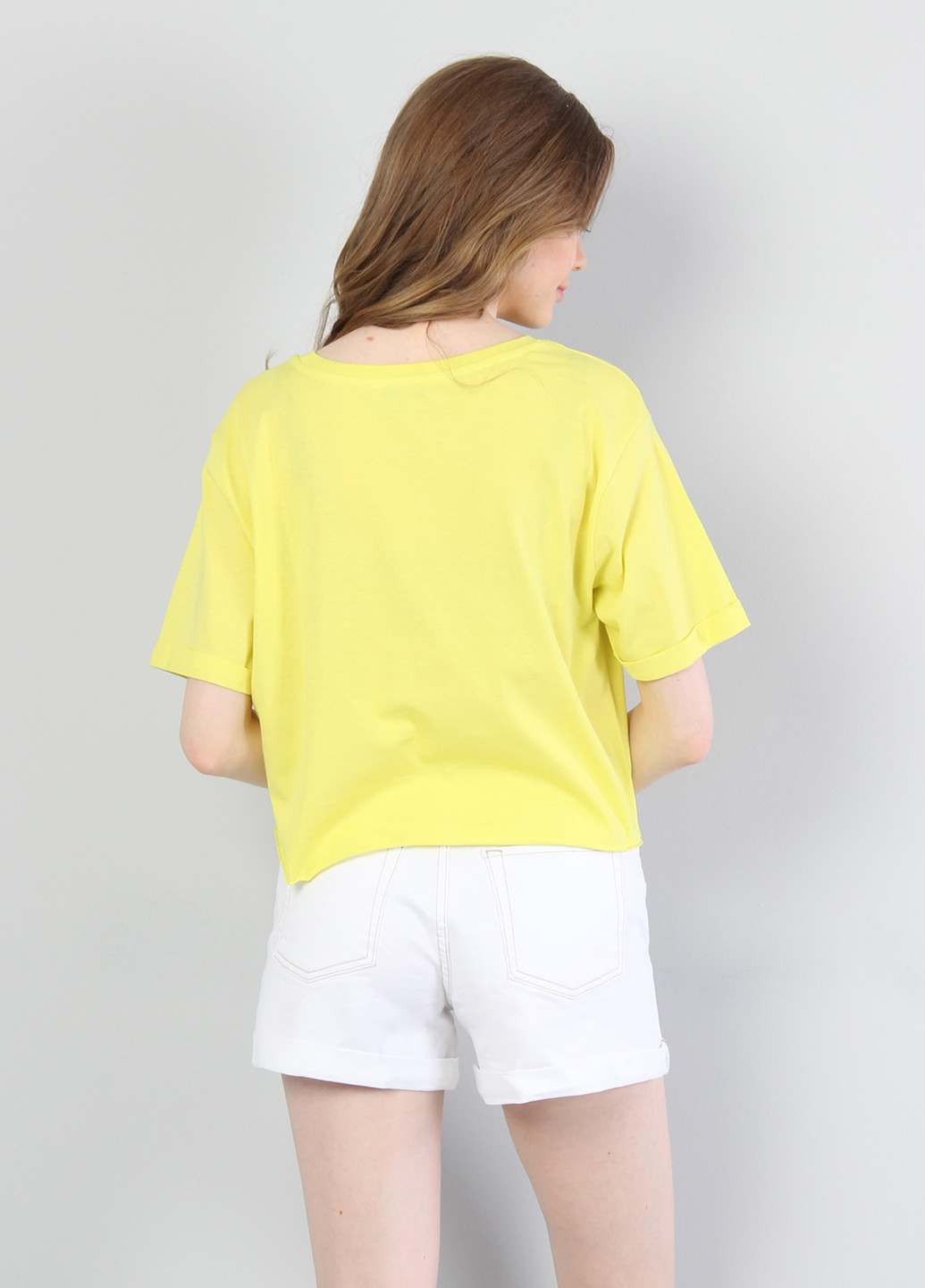 Желтая летняя футболка с коротким рукавом Colin's