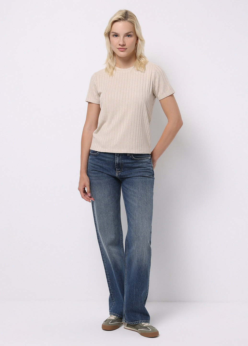 Бежевий літній джемпер джемпер Colin's