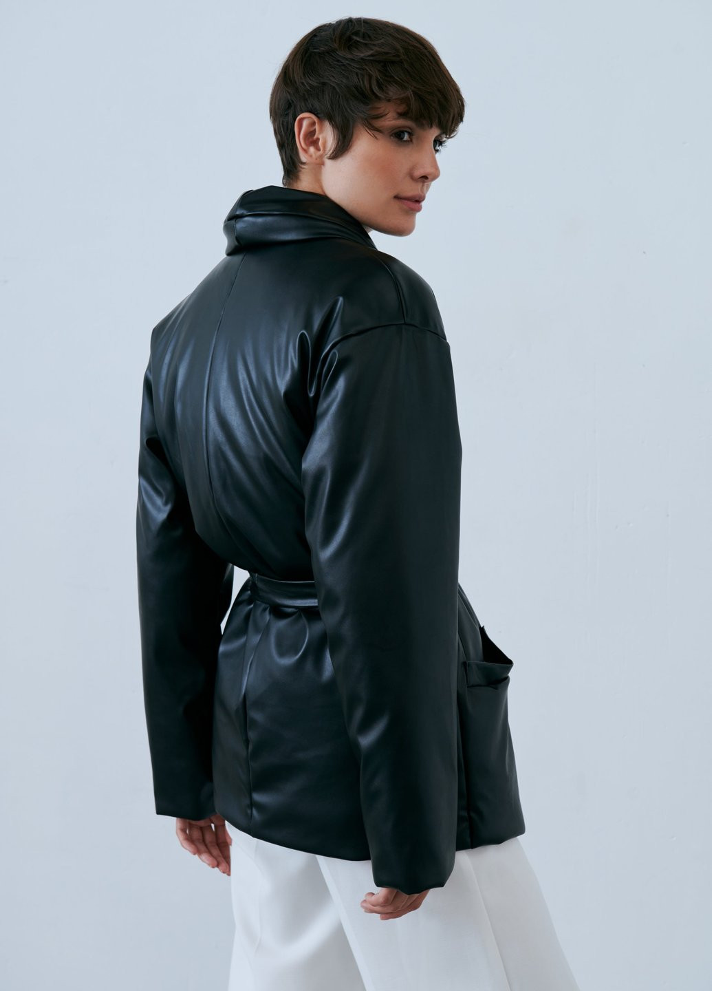 Чорна демісезонна чорна куртка з еко-шкіри Gepur