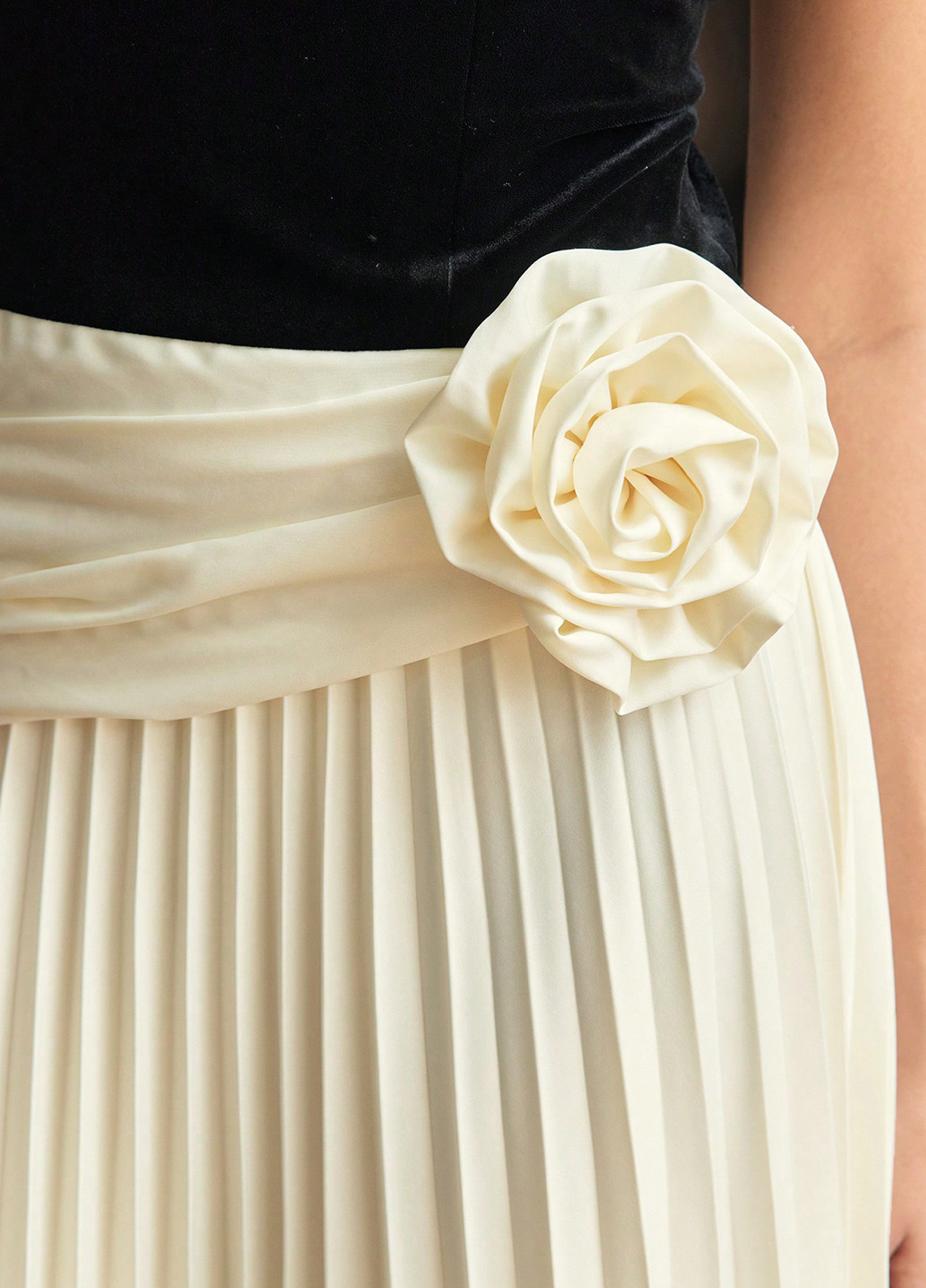 Комбінована вечірня сукня з відкритими плечима SHEIN колор блок