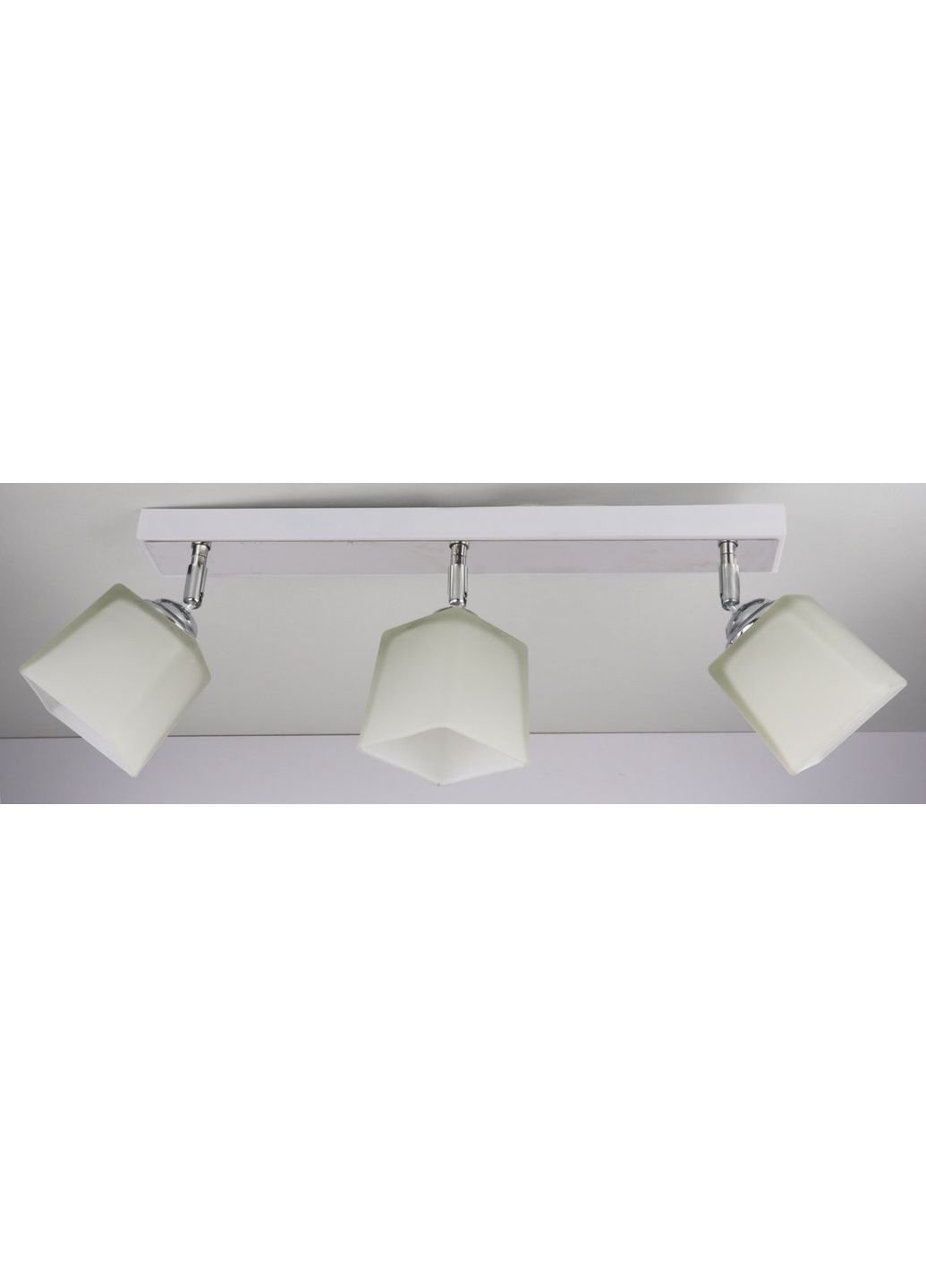 Люстра потолочная на 3 лампочки 51203/3-wh Белый 19х9х50 см. Sunnysky (253527900)