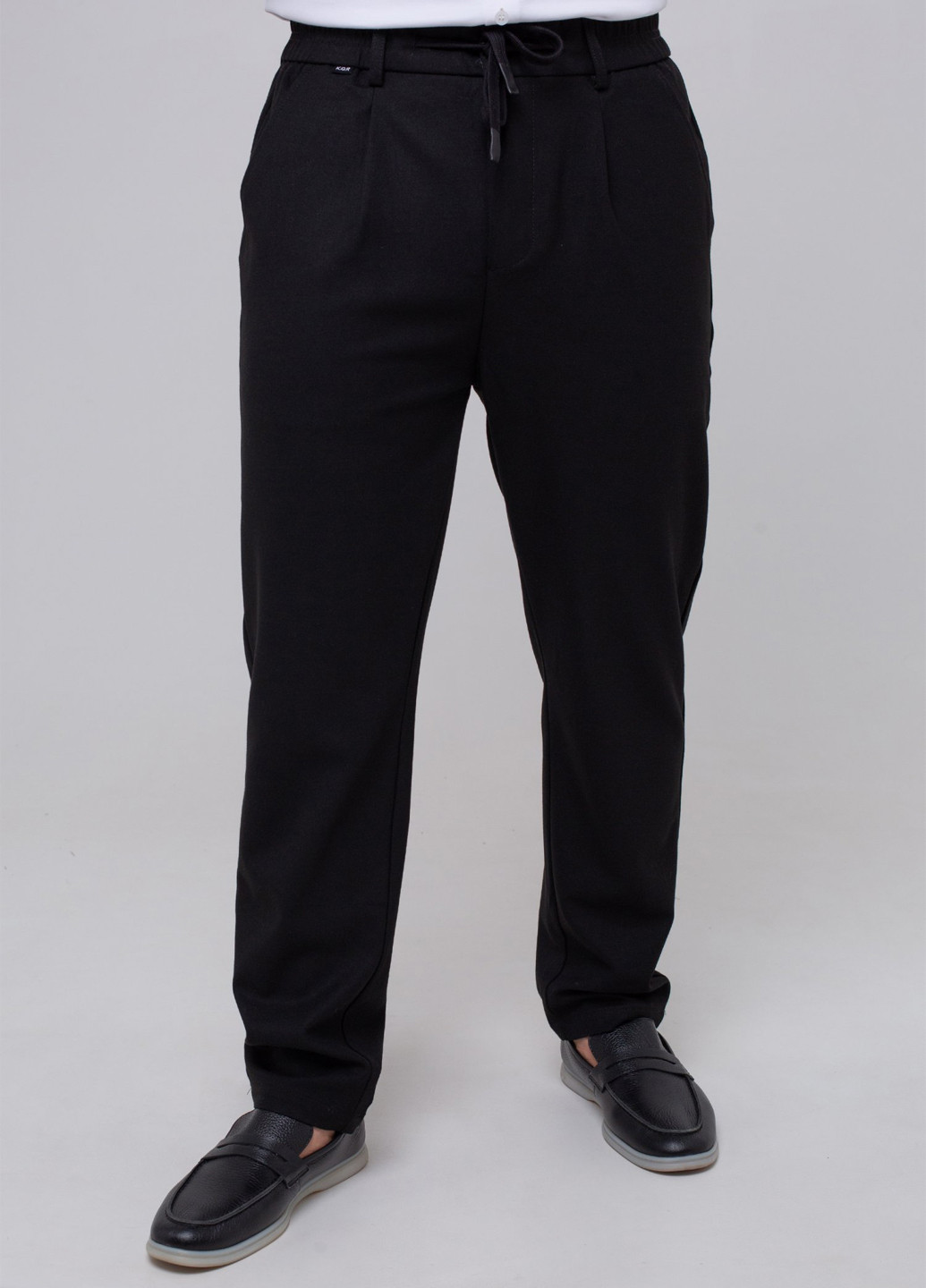 Черные кэжуал демисезонные зауженные брюки K.O.R