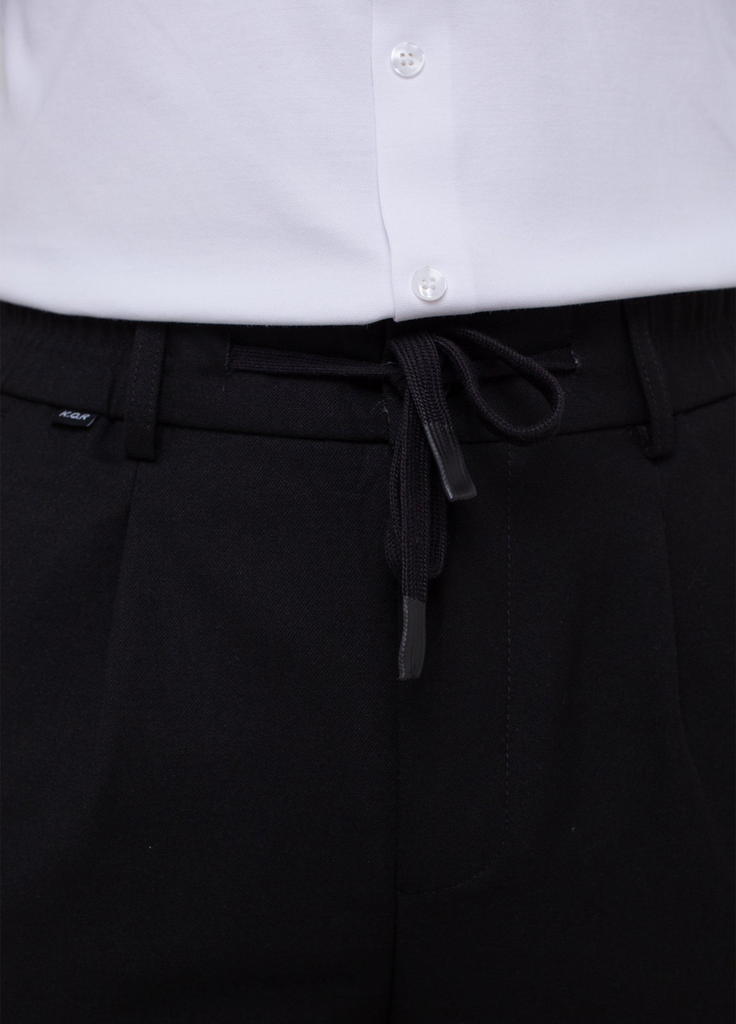 Черные кэжуал демисезонные зауженные брюки K.O.R