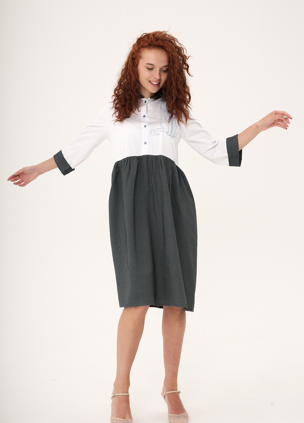 Серое кэжуал платье рубашка из комбинированной ткани INNOE однотонное