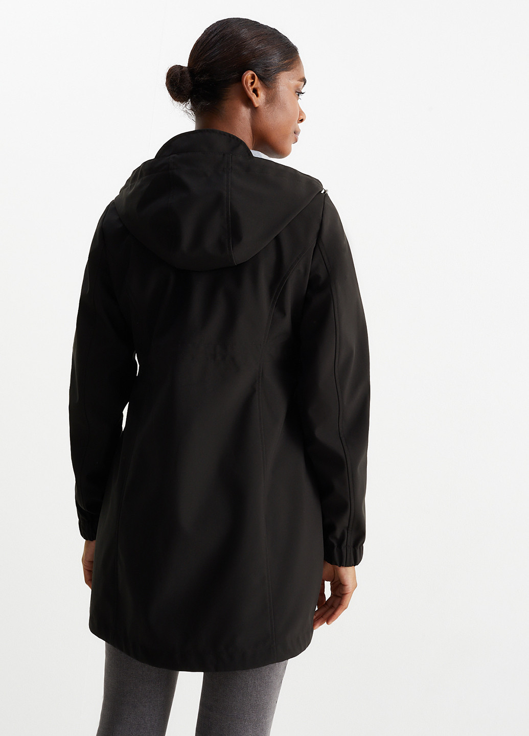 Чорна демісезонна куртка C&A