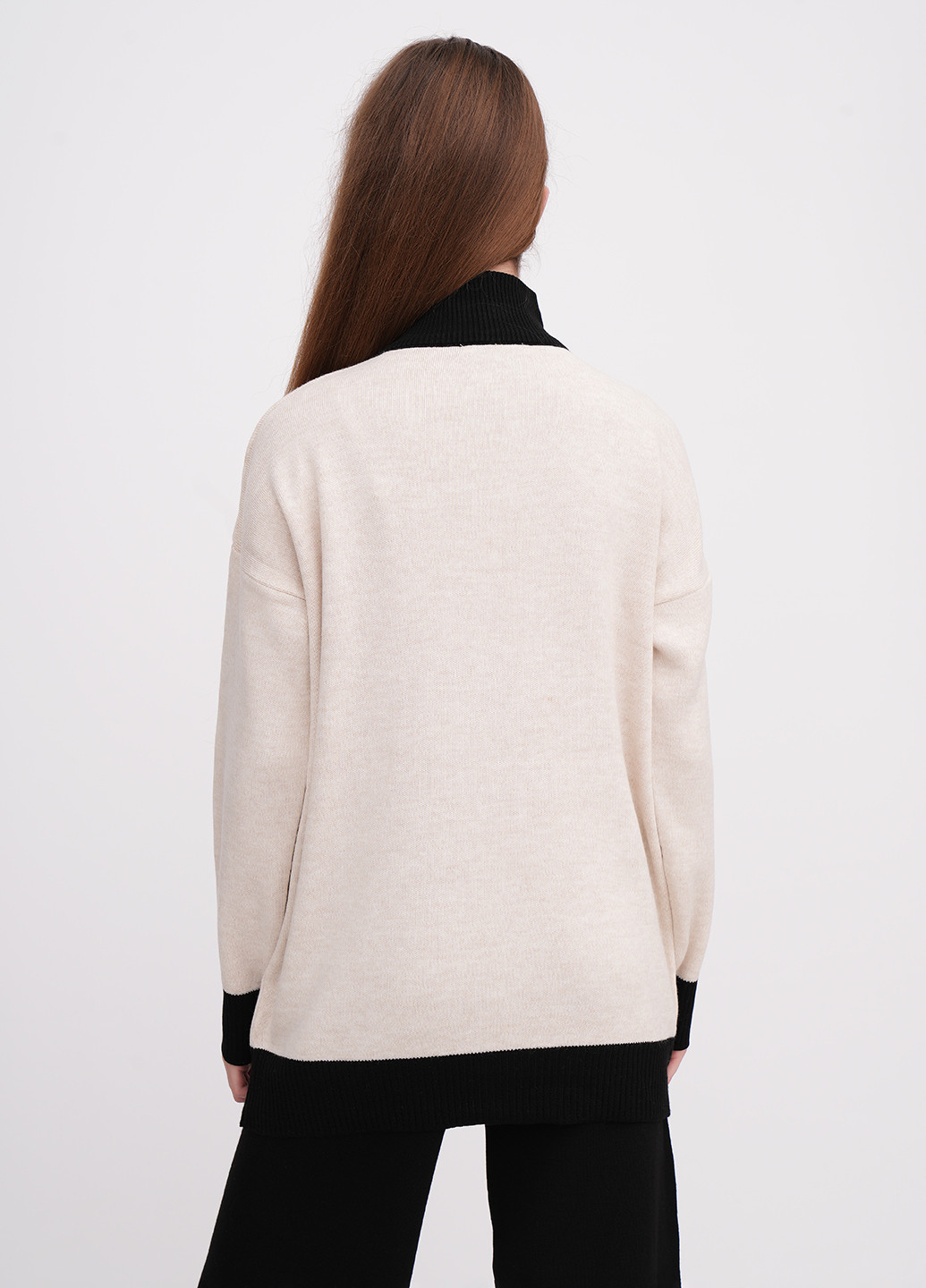 Бежевый демисезонный свитер EQUILIBRI