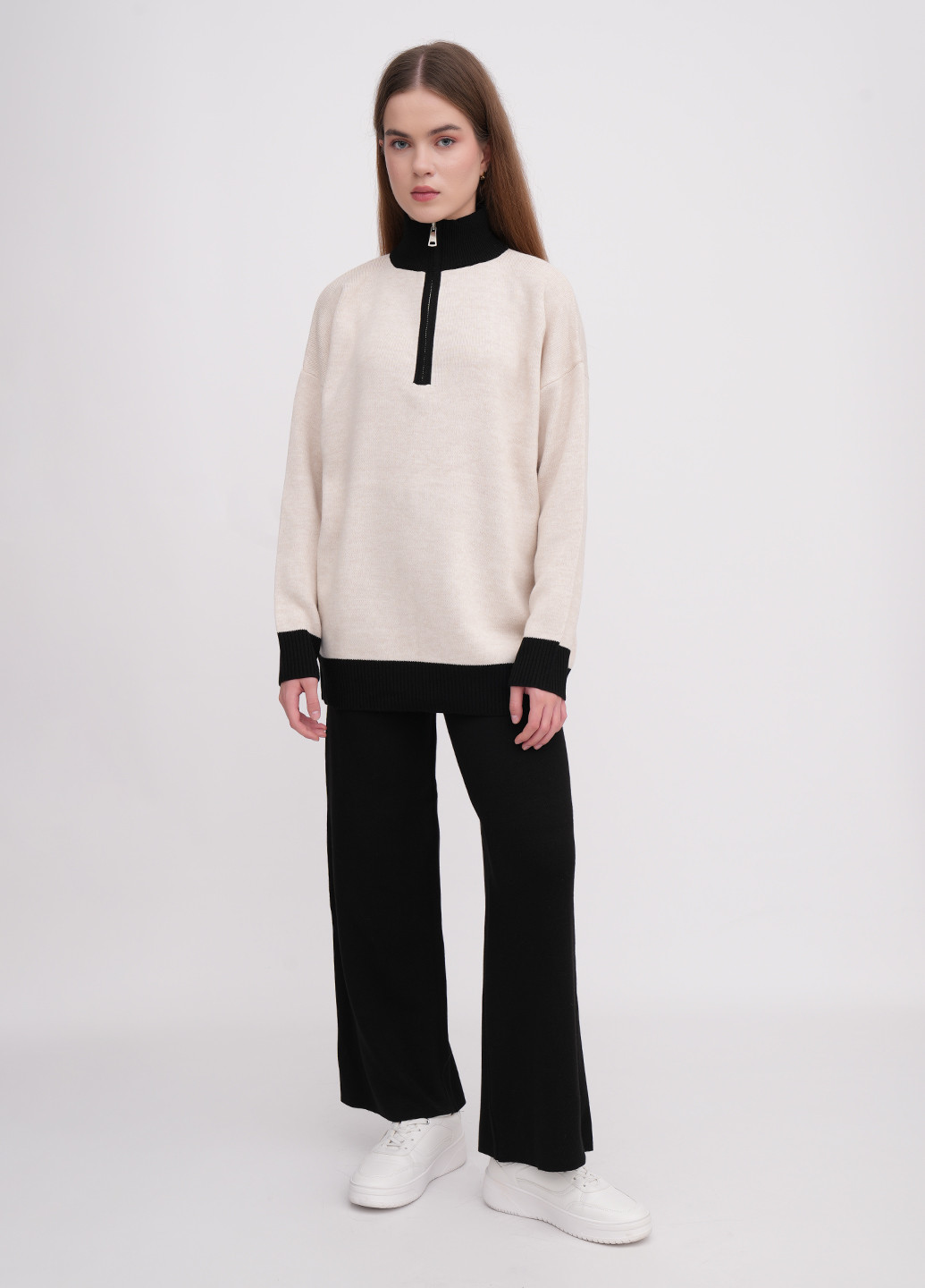 Бежевый демисезонный свитер EQUILIBRI