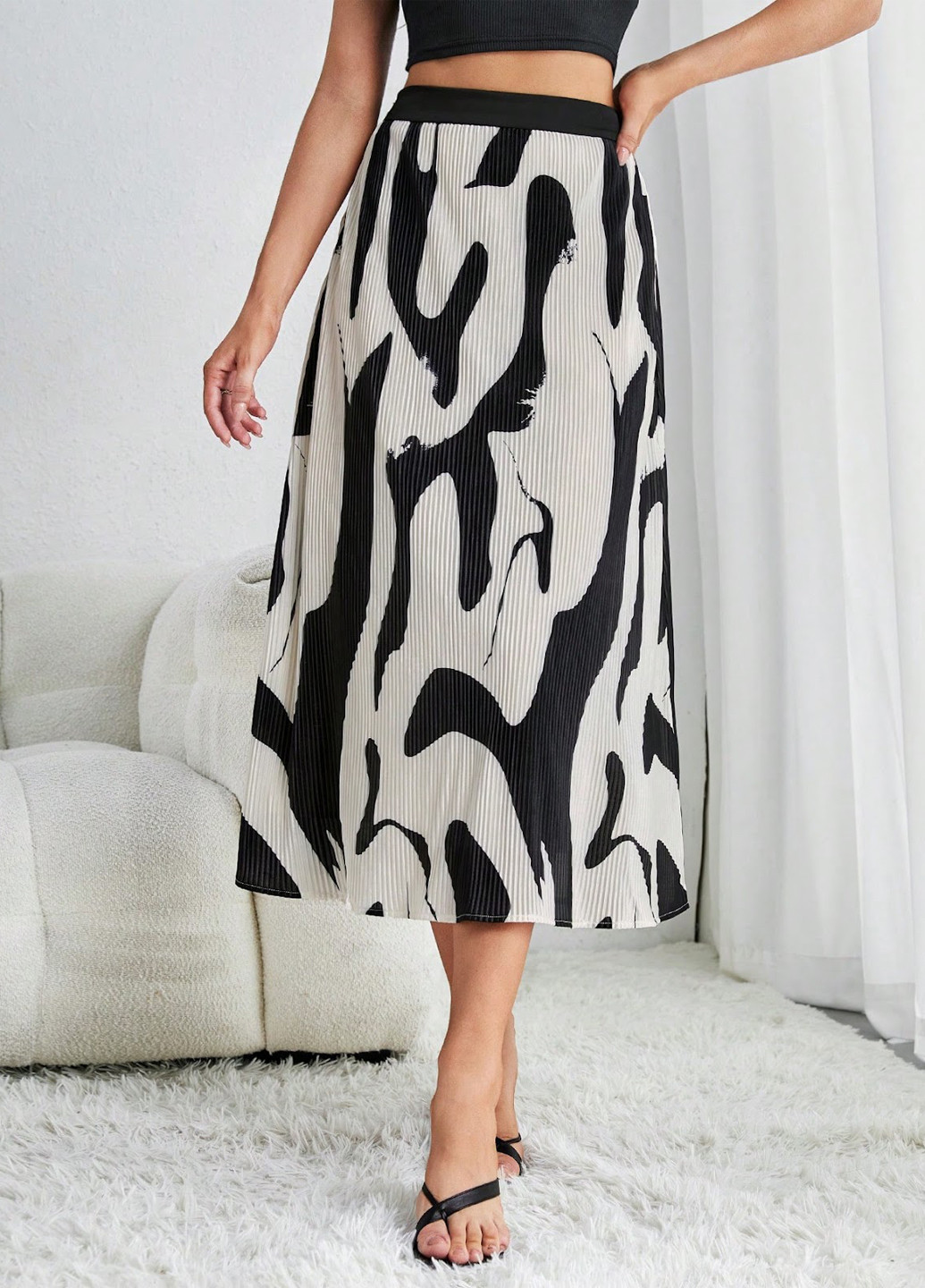 Черно-белая кэжуал с абстрактным узором юбка SHEIN клешированная, плиссе