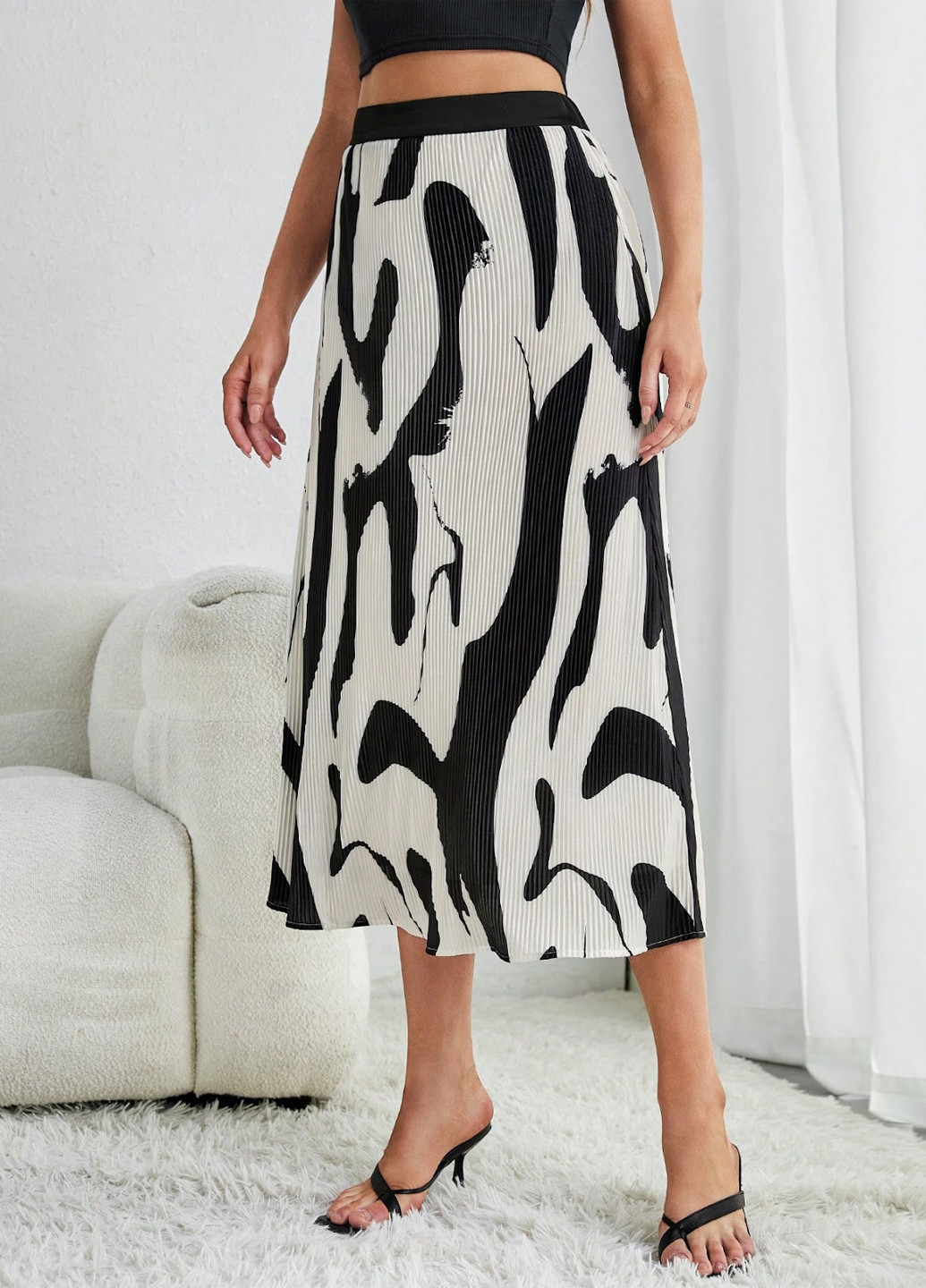 Черно-белая кэжуал с абстрактным узором юбка SHEIN клешированная, плиссе