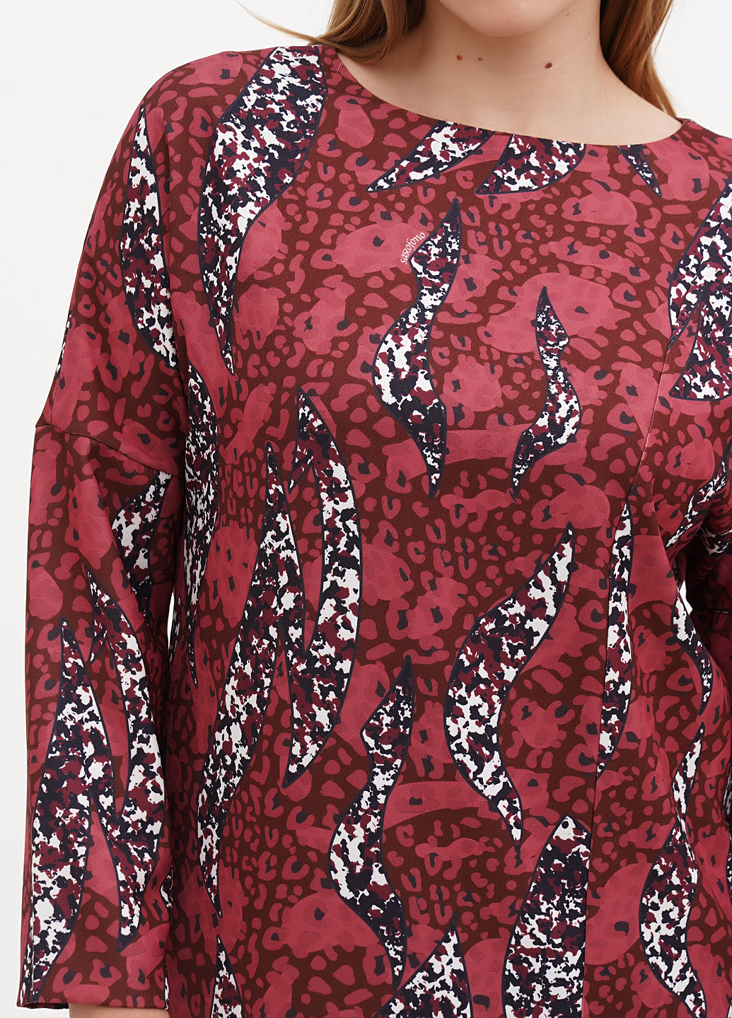 Бордовое кэжуал платье Sassofono с абстрактным узором