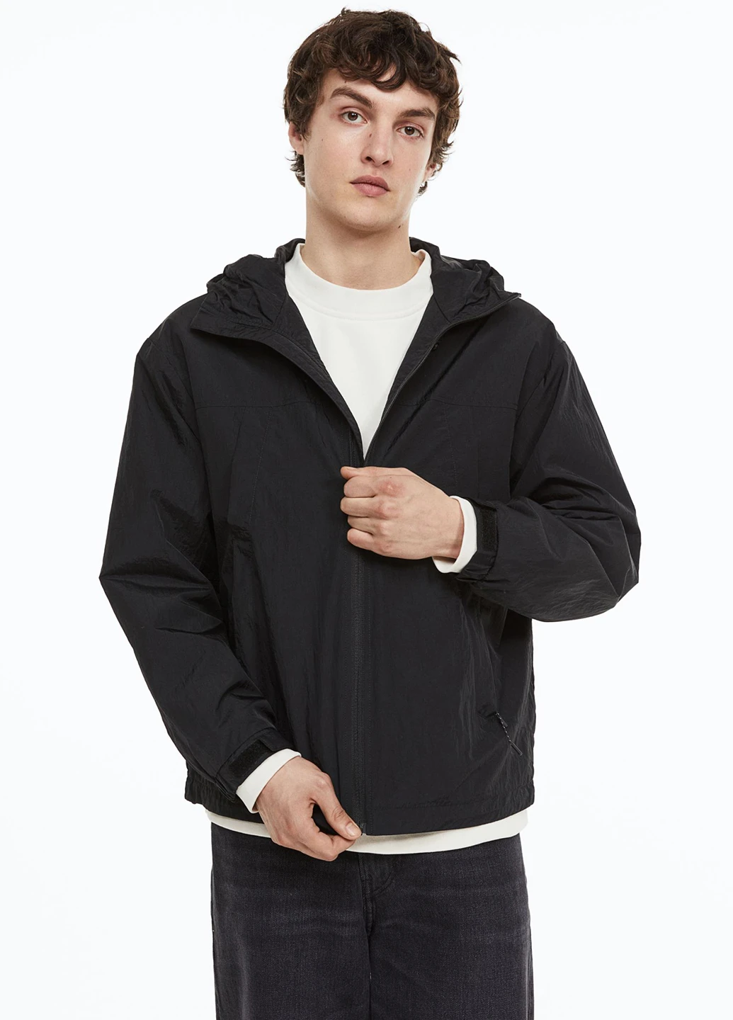 Черная демисезонная ветровка H&M