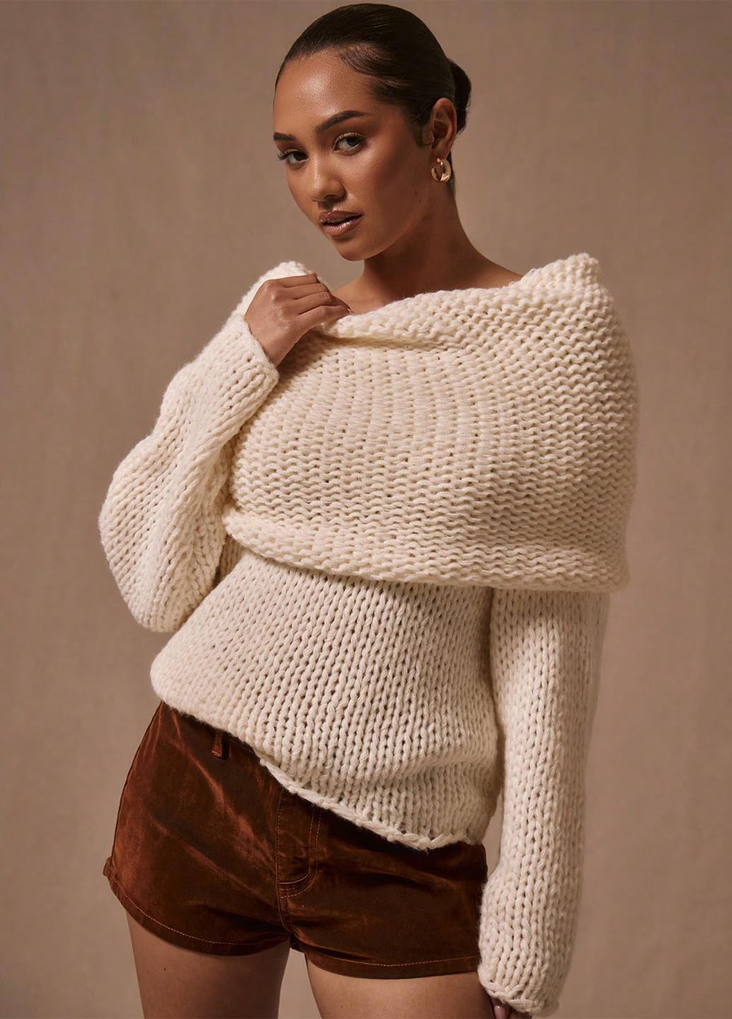 Кремовый зимний свитер SHEIN