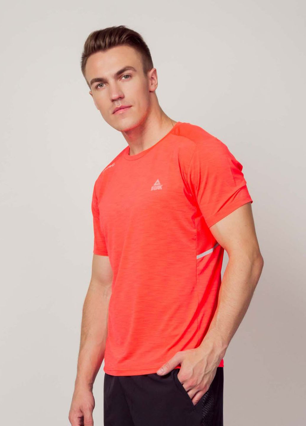 Оранжевая футболка с коротким рукавом Peak
