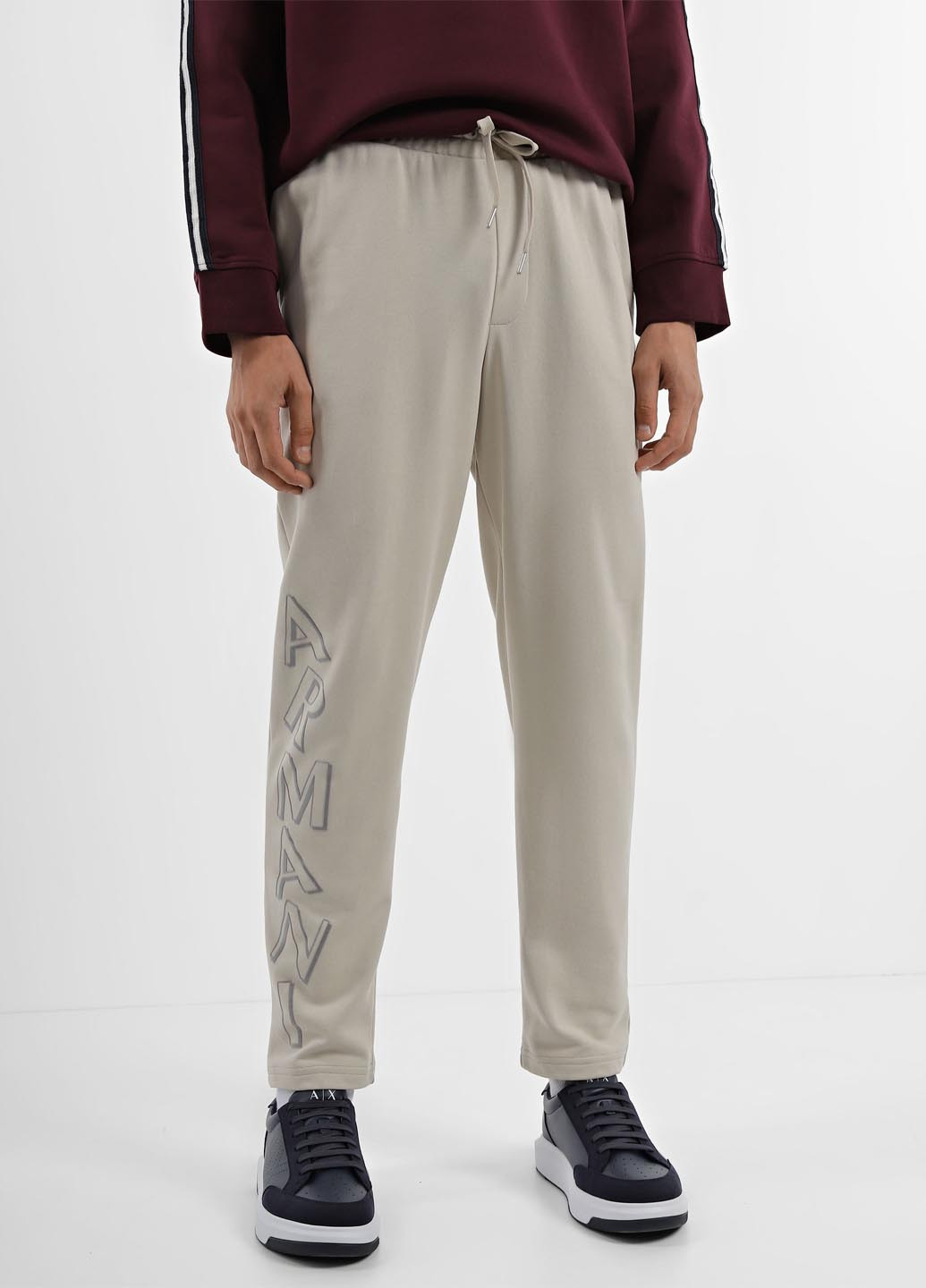 Серо-бежевые спортивные демисезонные зауженные брюки Armani Exchange