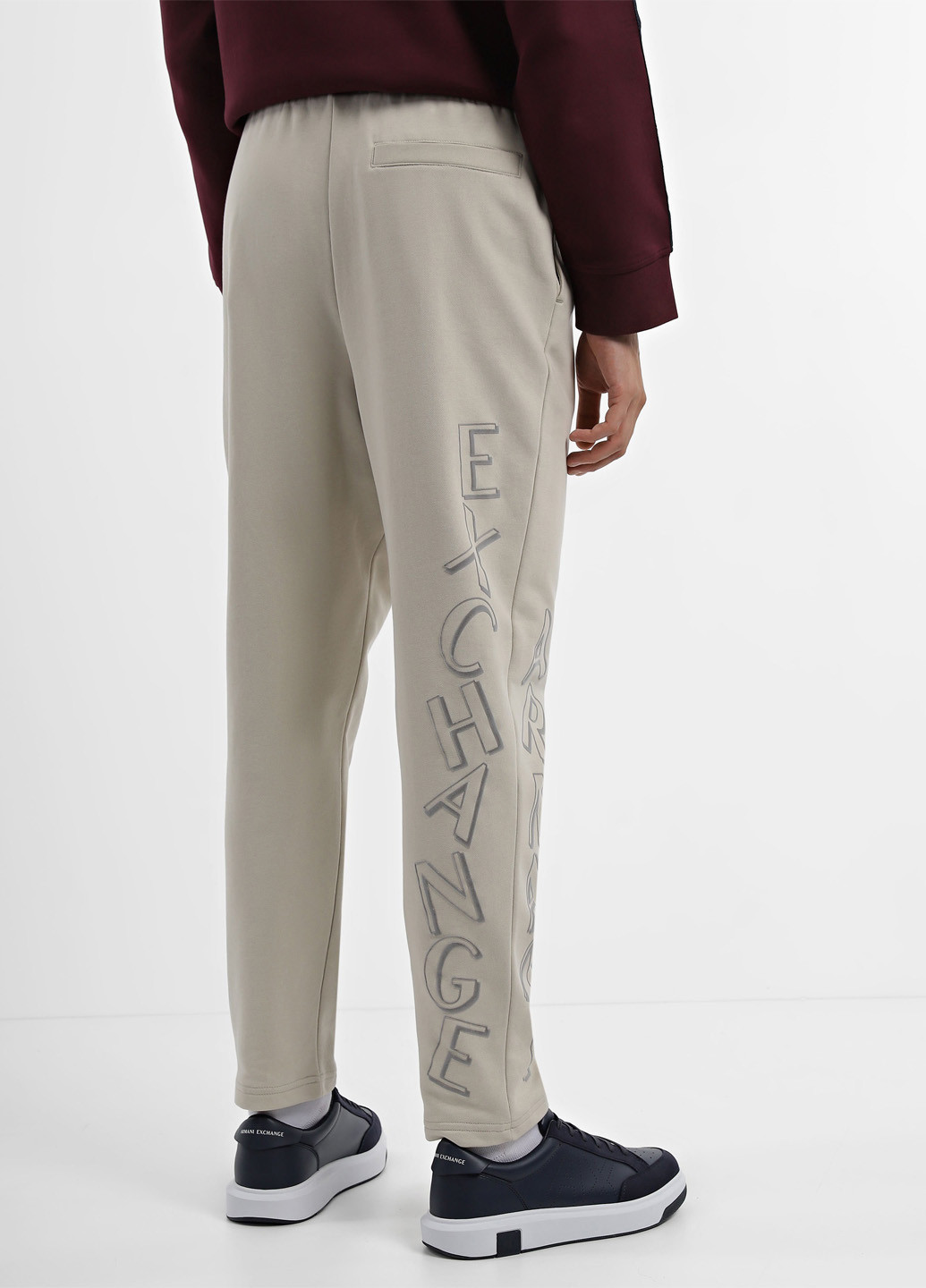Серо-бежевые спортивные демисезонные зауженные брюки Armani Exchange