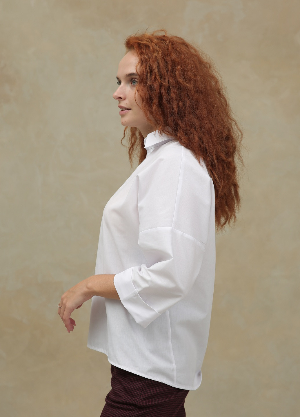 Белая демисезонная белая блузка с цельнокроеным рукавом 3/4 на манжете INNOE Блузка