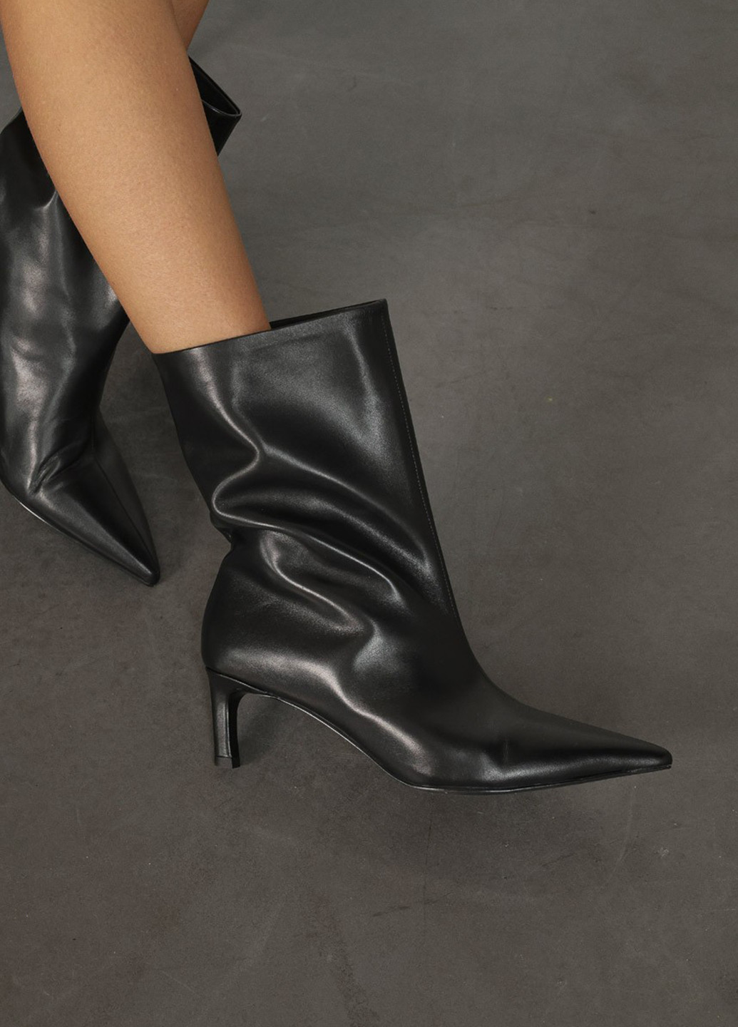 Осенние ботинки Le'BERDES без декора