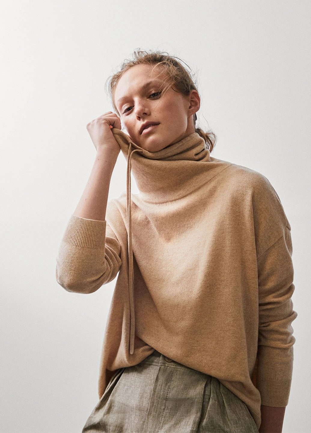 Бежевий демісезонний светр Massimo Dutti