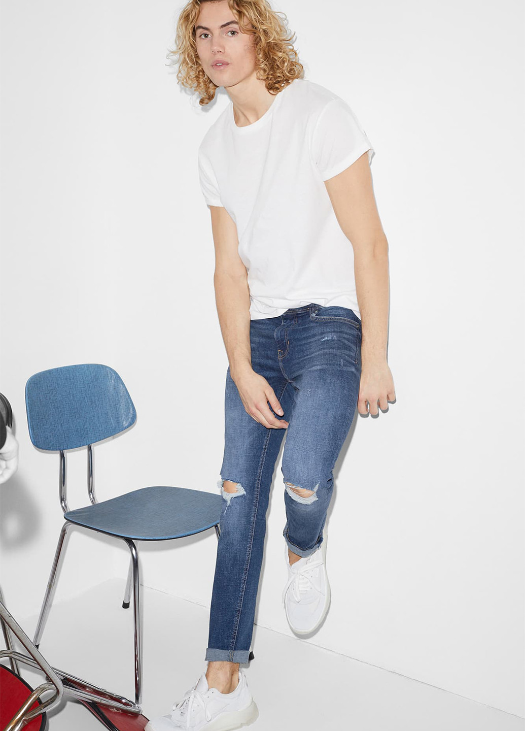 Синие демисезонные зауженные джинсы C&A