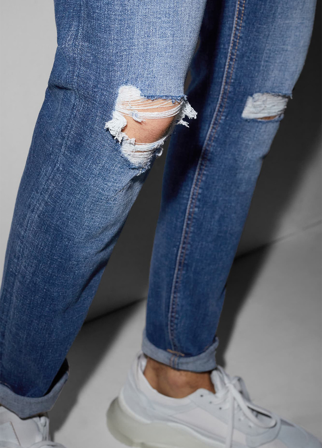 Синие демисезонные зауженные джинсы C&A