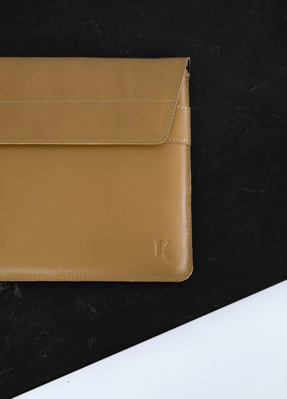 Шкіряний чохол для MacBook Air / Pro 13. Кейс з натуральної шкіри для макбуков ЕІР / Про бежевий. Папка на магнітах Kozhanty (232535116)