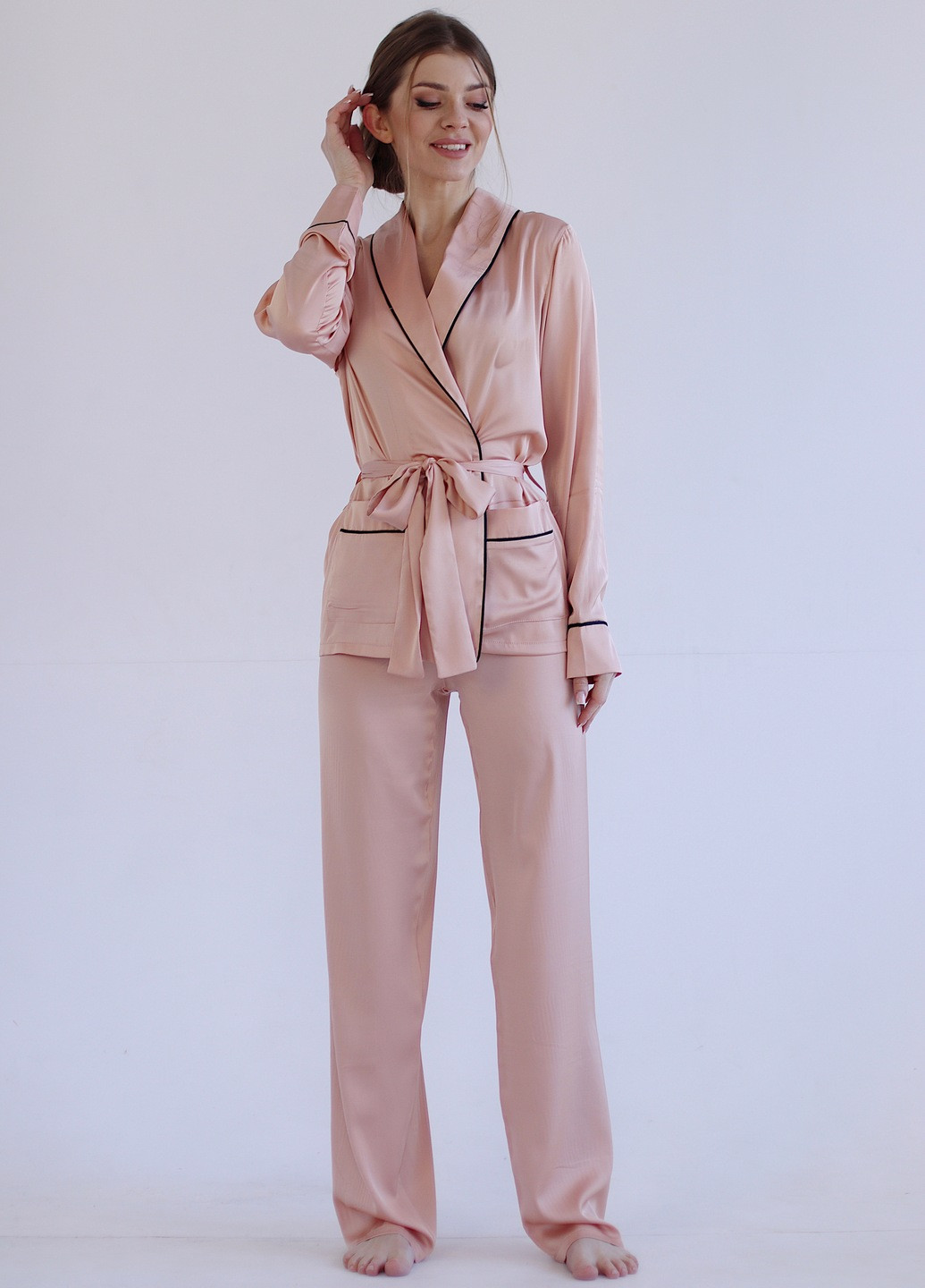 Розовая всесезон комплект (пиджак + брюки) GorLin