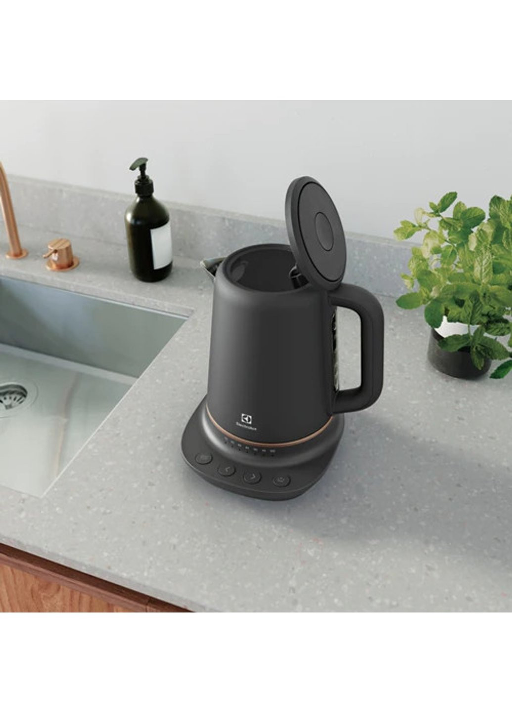 Електрочайник Explore E7K1-6BP 1.7 л Electrolux (254668681)