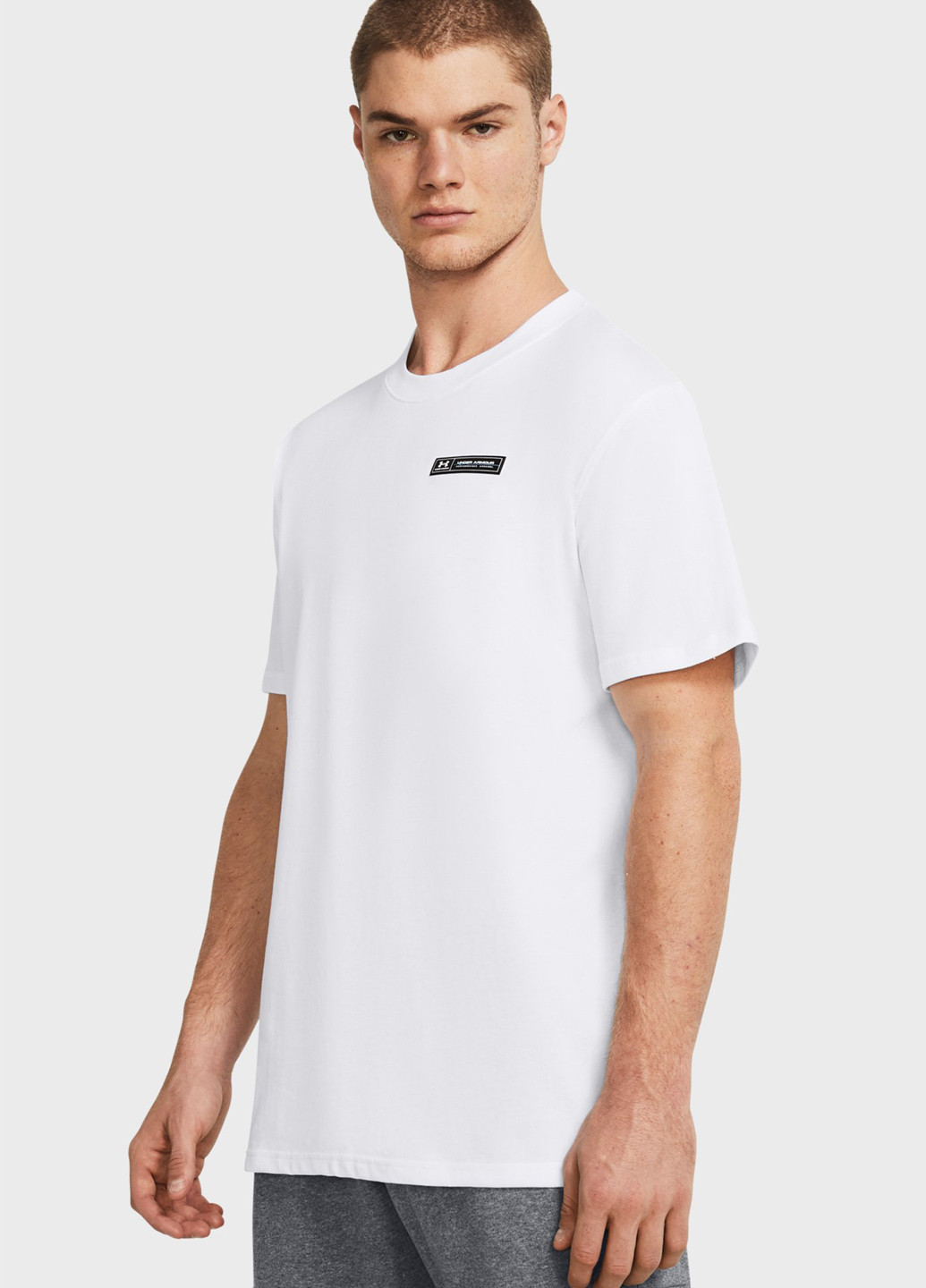 Белая футболка Under Armour