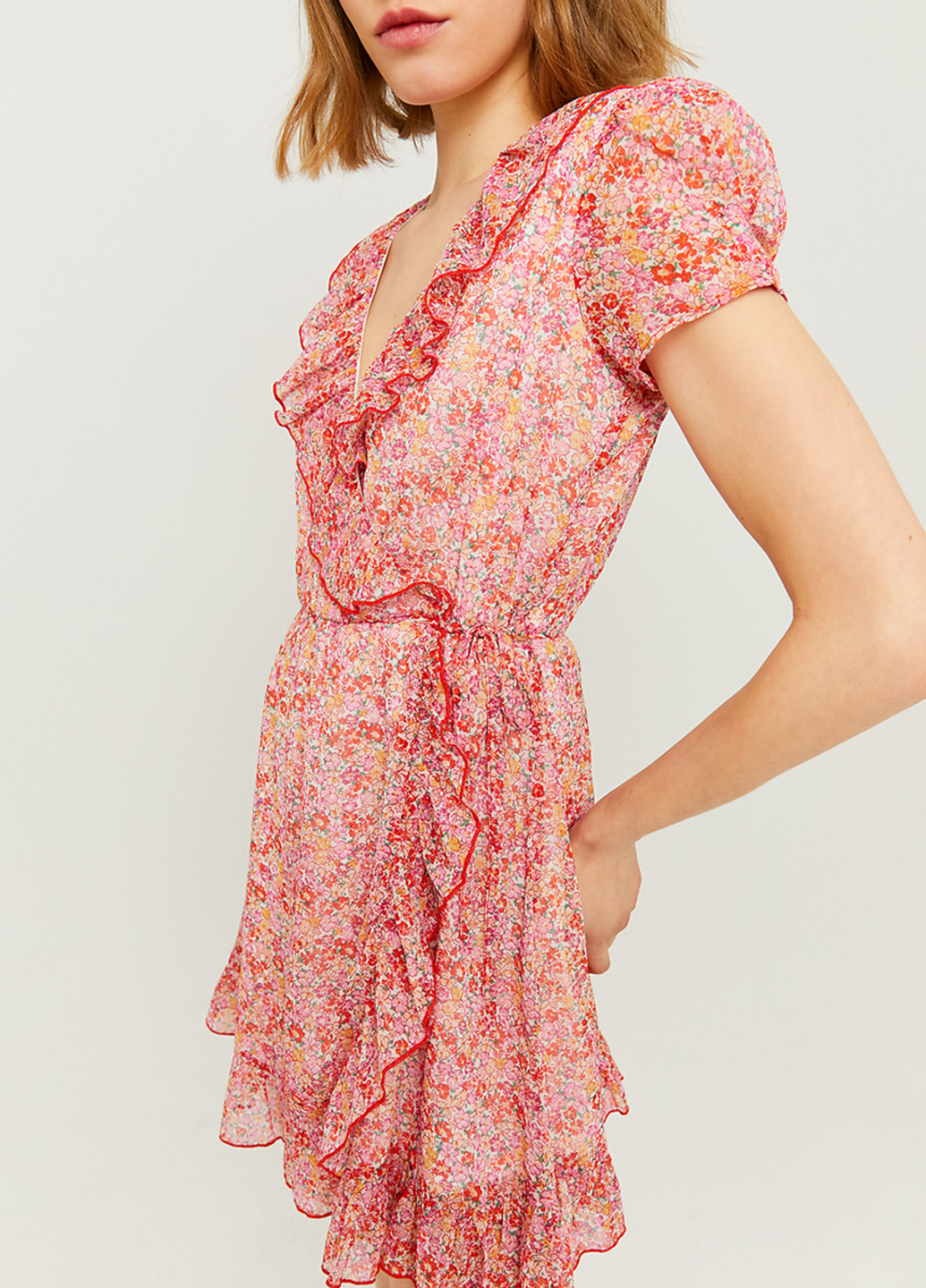Розовое кэжуал платье на запах Tally Weijl с цветочным принтом